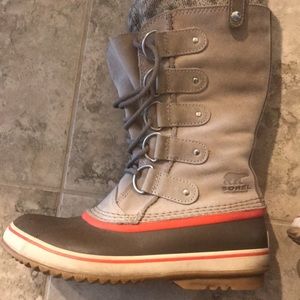 Sorel size 8 woman’s boots